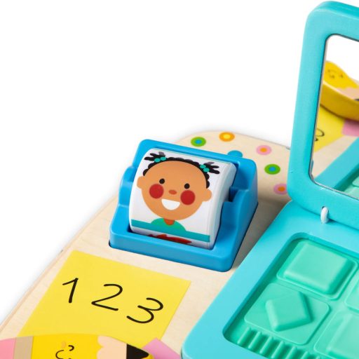 Melissa&Doug- bébijáték fa asztali laptop