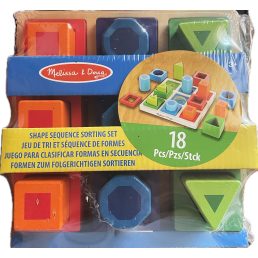   Melissa & Doug Fa készségfejlesztő játék, 3D Formaegyeztető