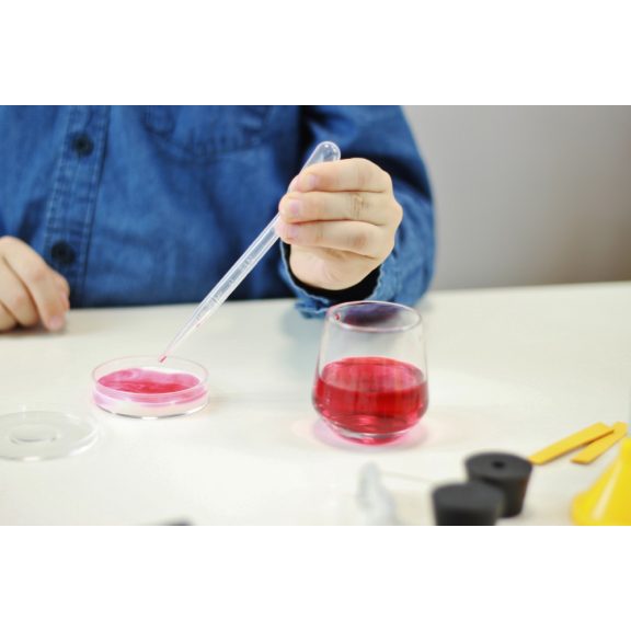 Kémiai labor 150 kísérlettel BUKI