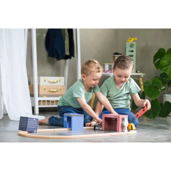 Rendőrségi hajsza, fa vonatpálya szett Jabadabado